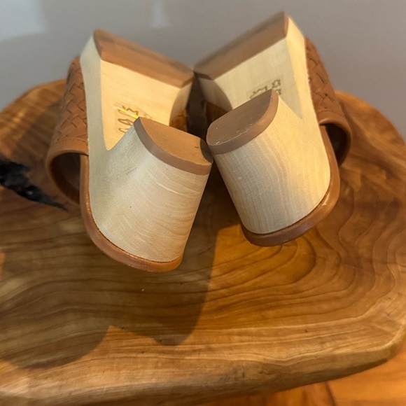 Madewell Tan Woven Mules - Picture 7 of 8